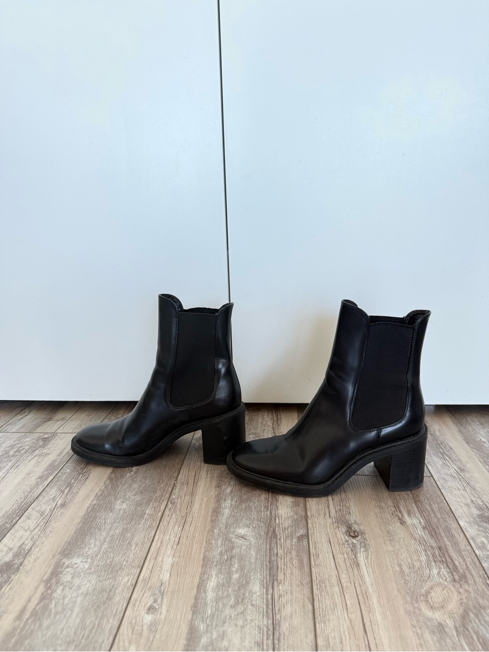 Zara Black Leather Chelsea Heel Ankle Boots
